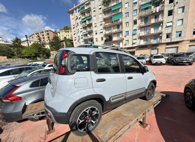 Fiat PANDA CROSS HYBRID 1000 pieno
