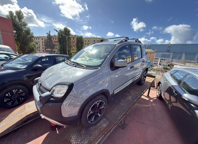 Fiat PANDA CROSS HYBRID 1000 pieno